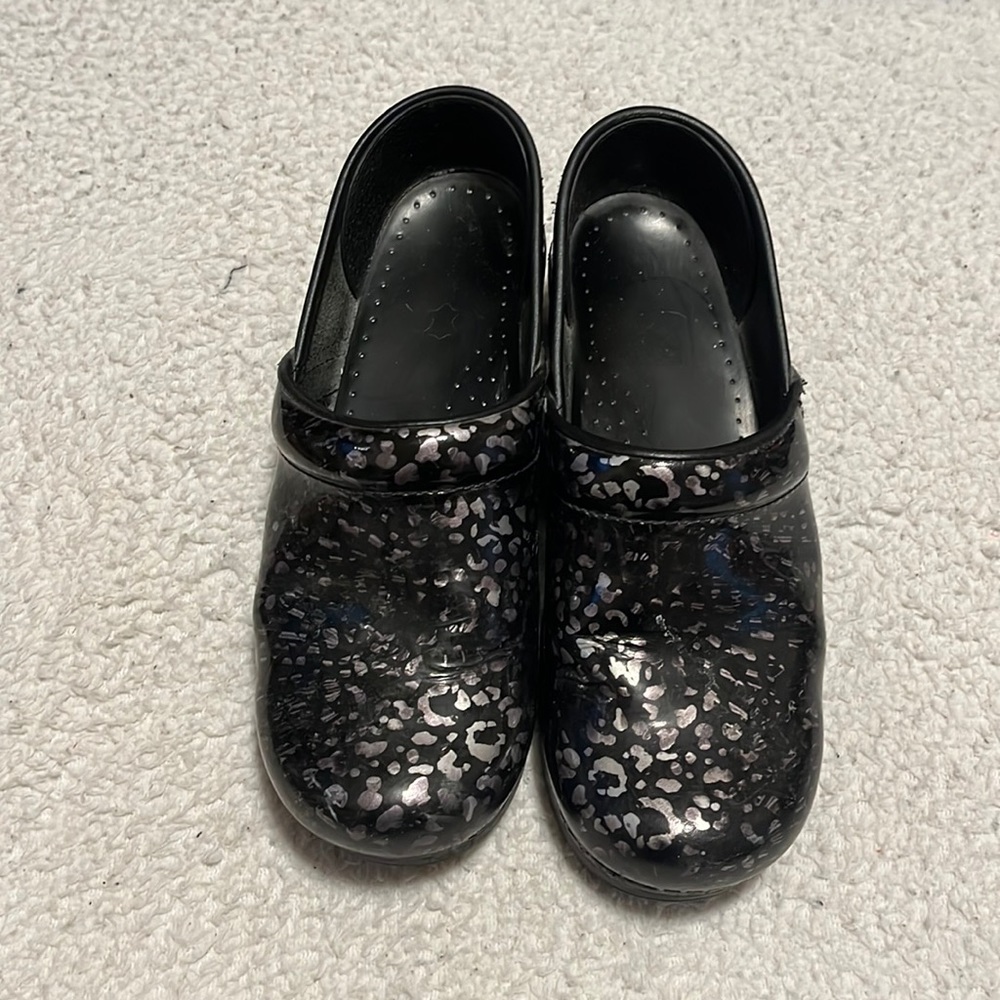 Dansko clinical shoes
